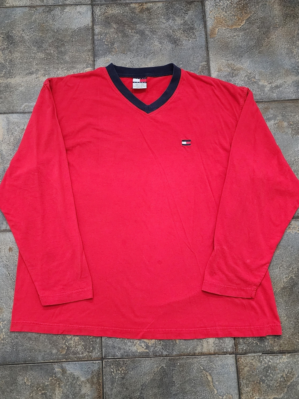 Vintage Y2K Tommy Hilfiger Men's XL Long Sleeve Embroidered V Neck T Shirt